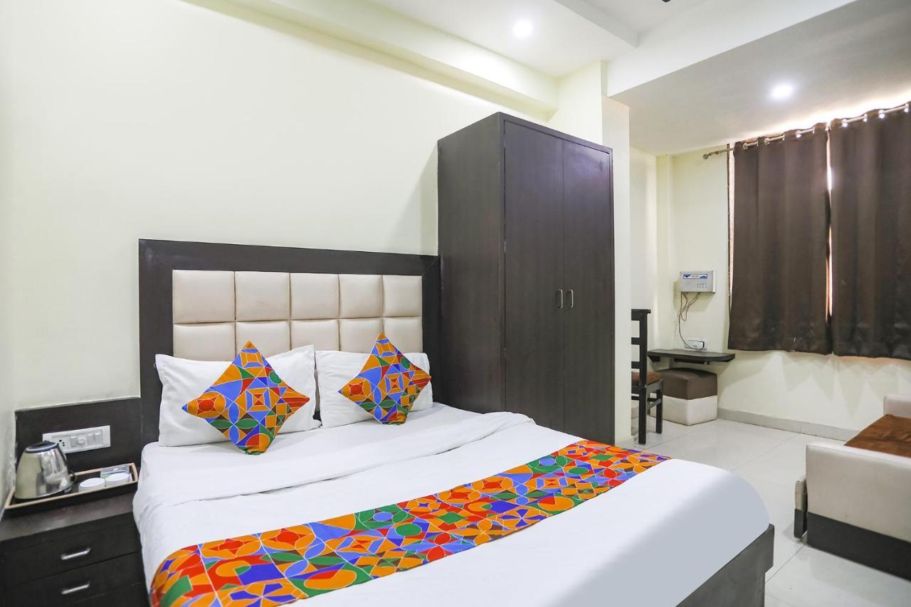 OYO 47981 Heritage Villa By Mng Rooms Kanpur Esterno foto