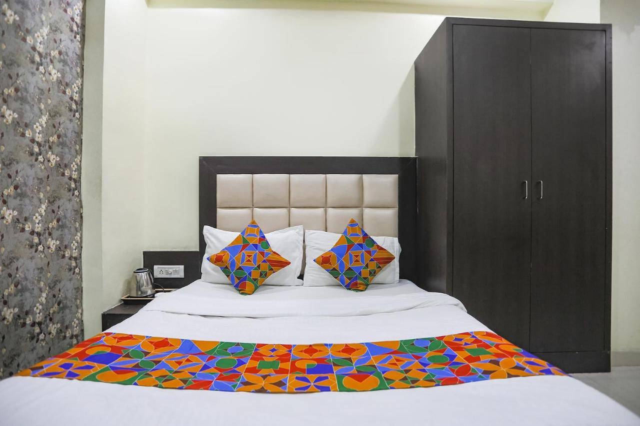 OYO 47981 Heritage Villa By Mng Rooms Kanpur Esterno foto