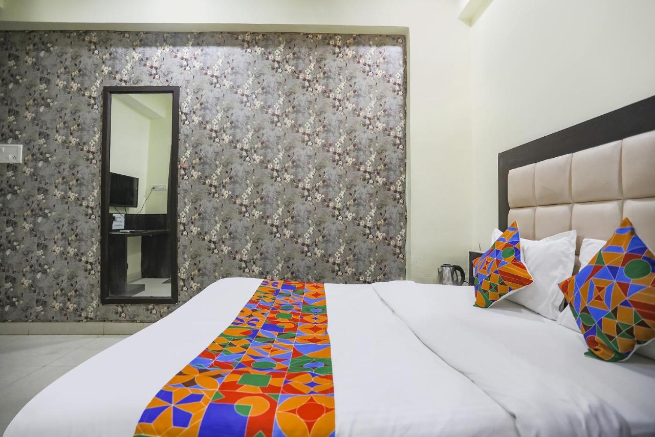 OYO 47981 Heritage Villa By Mng Rooms Kanpur Esterno foto